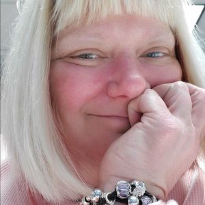 Meet your Posher, Heidi